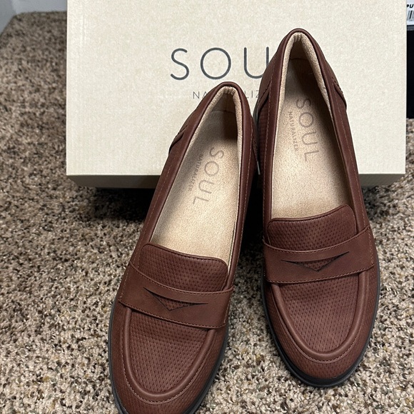 Naturalizer Soul Brown Loafers - Picture 10 of 16